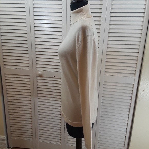 Elliot Lauren Cream Turtleneck NWT - Picture 6 of 7
